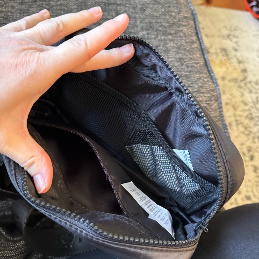 Lole Black quilted Crossbody Bag with hand warmer compartment - Picture 9 of 13